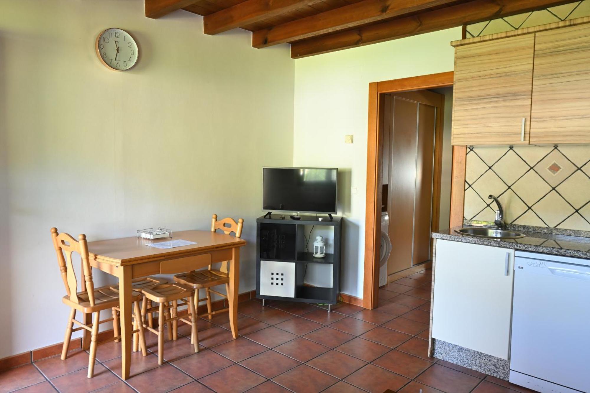 Apartamentos Aires De Avin - Onis Екстериор снимка